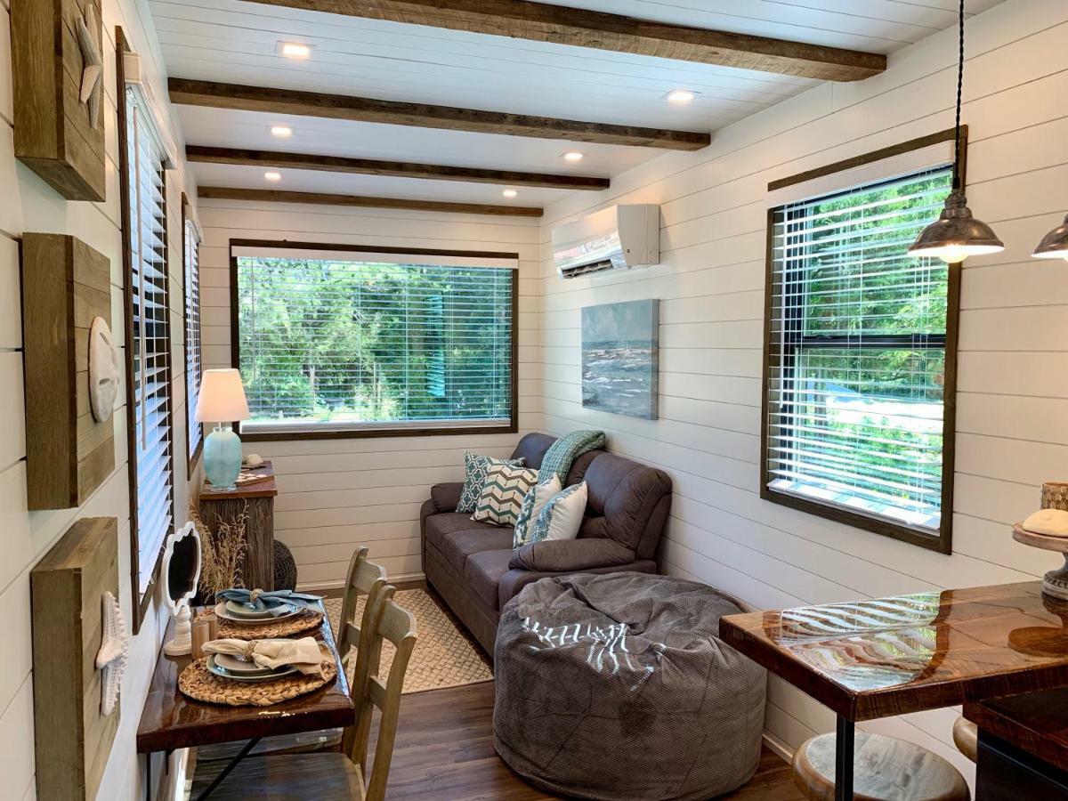 Holiday home The Shoreline Container 12 Min To Magnolia Silos And Baylor Waco