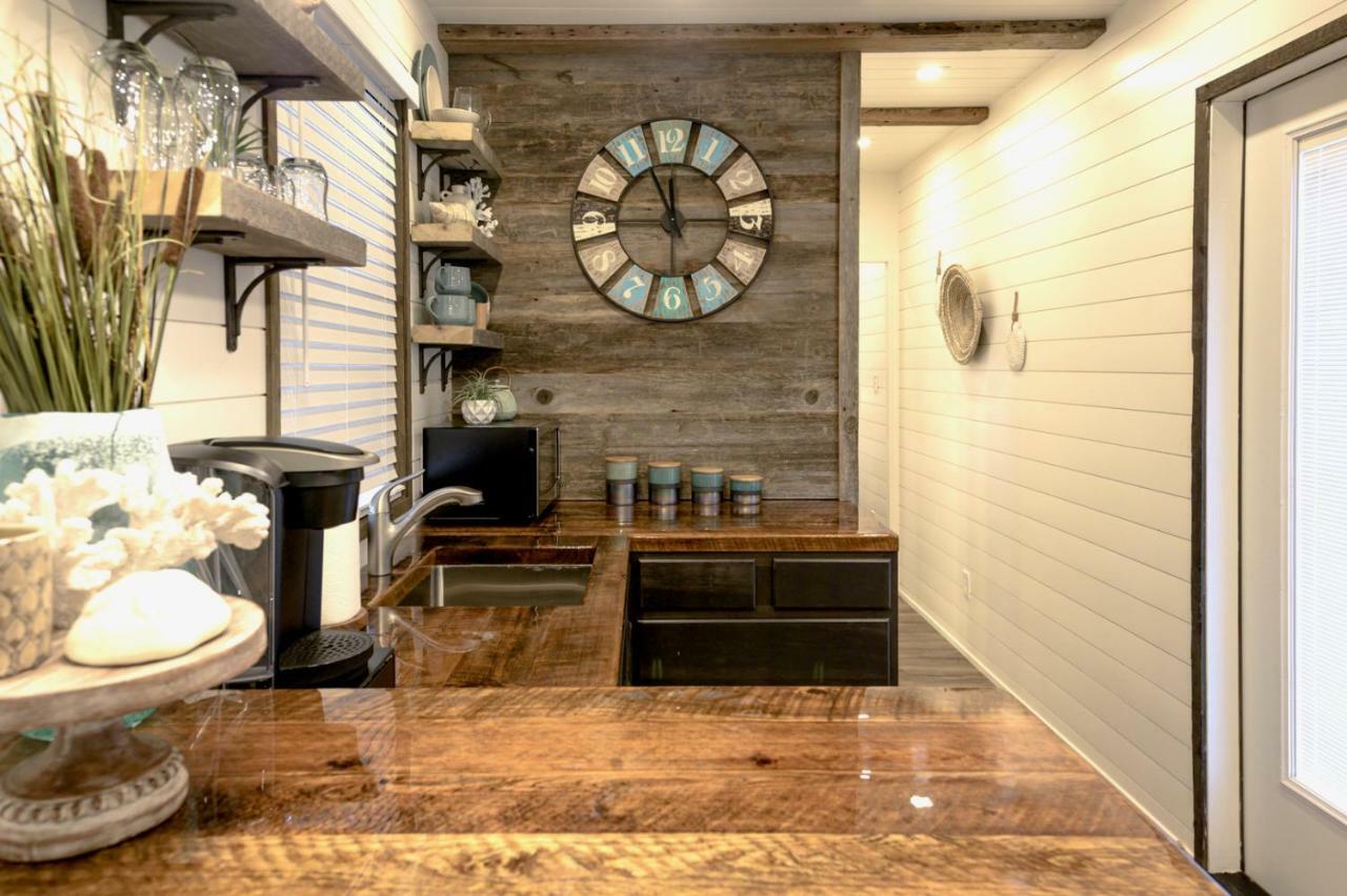 The Shoreline Container 12 Min To Magnolia Silos And Baylor Holiday home Waco