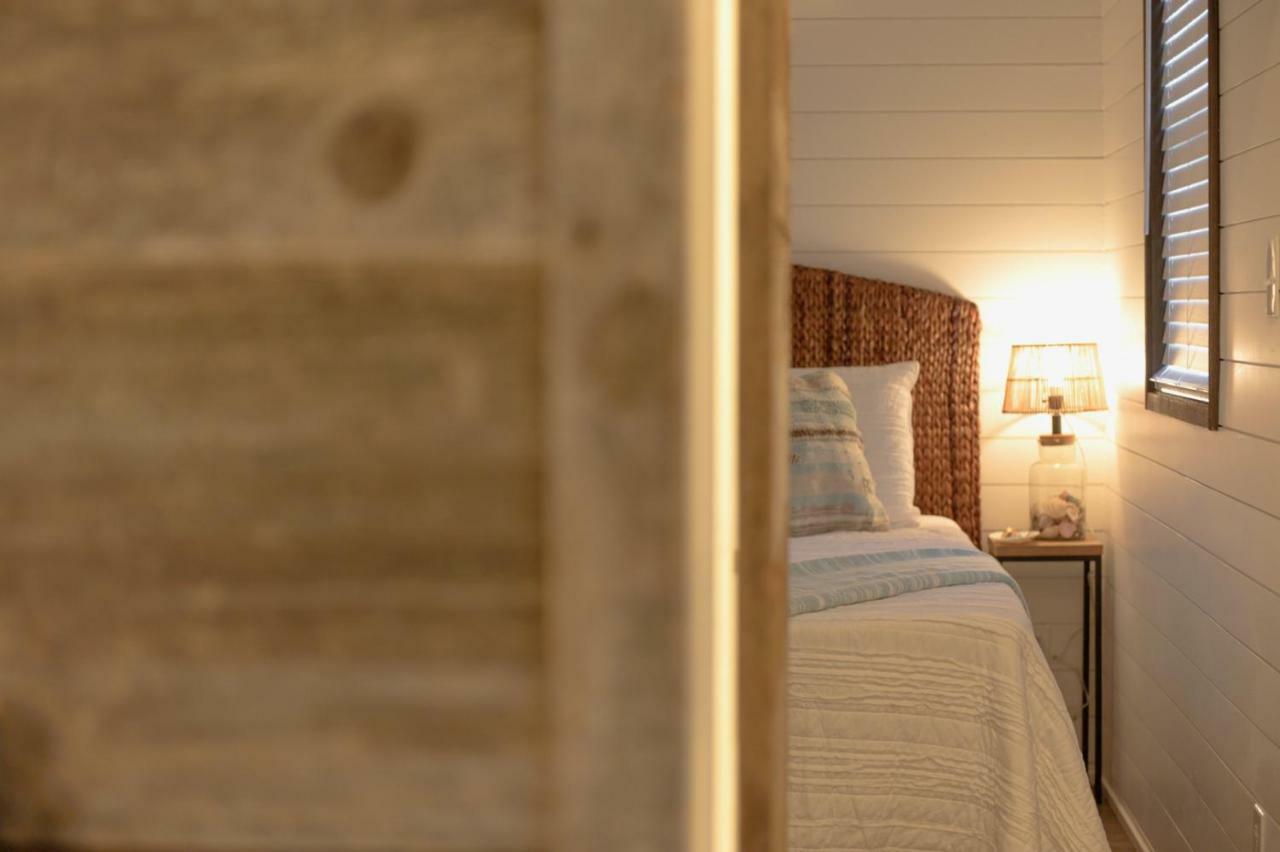 The Shoreline Container 12 Min To Magnolia Silos And Baylor Holiday home Waco