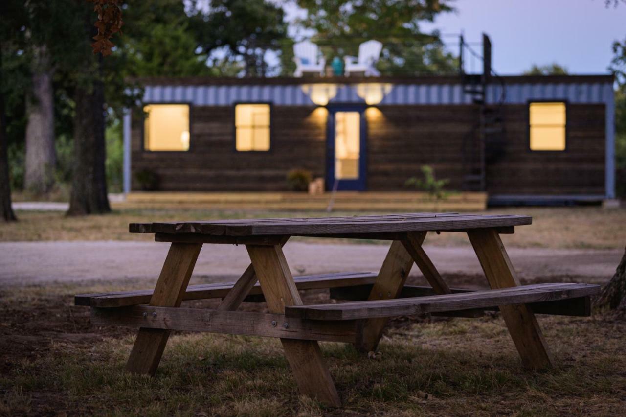 Holiday home The Shoreline Container 12 Min To Magnolia Silos And Baylor Waco